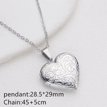 "The Timeless Keepsake" Heart Locket Necklace - LaVie Jewelery