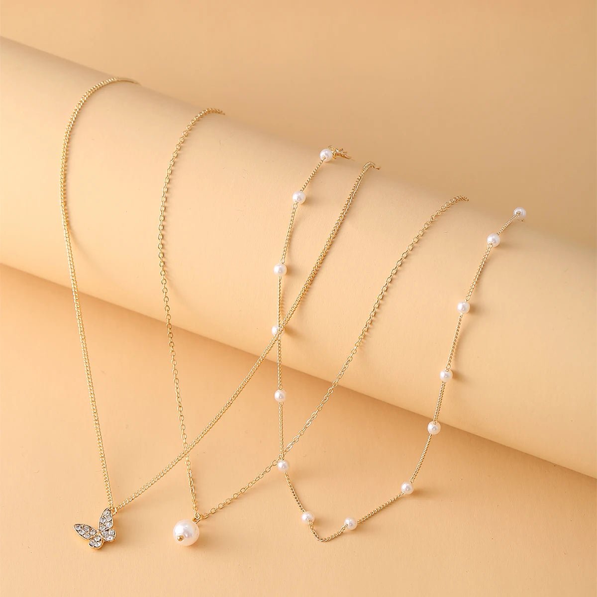 Retro Multilayer Butterfly Pendant Artificial Pearl Clavicle Chain Necklace - LaVie Jewelery