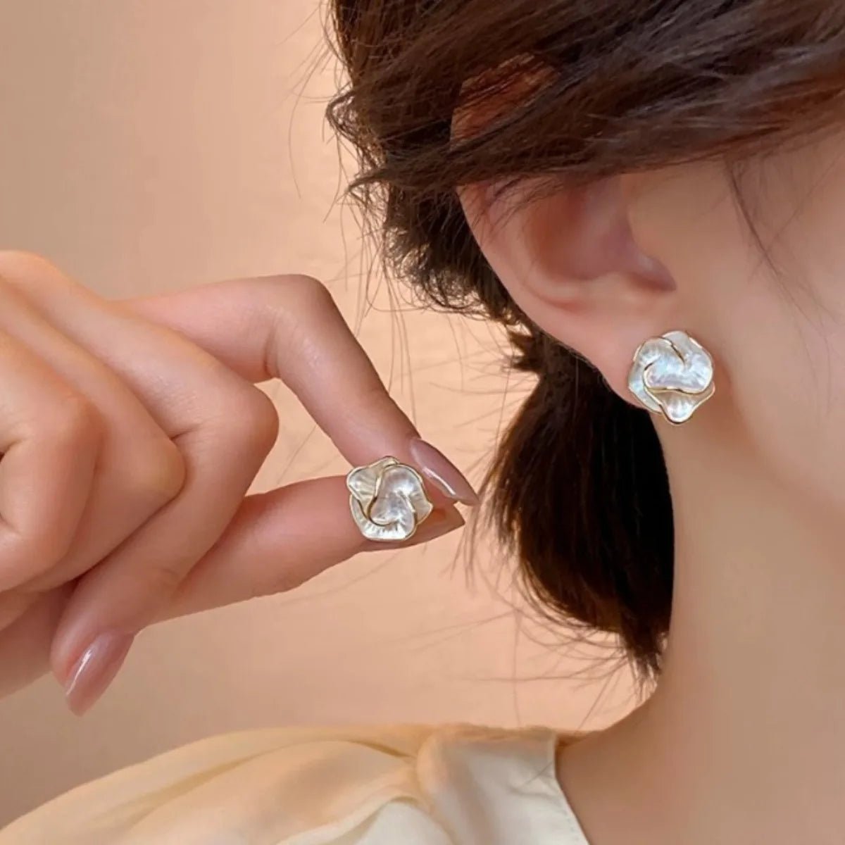 Luxury Camellia Stud Earrings - LaVie Jewelery