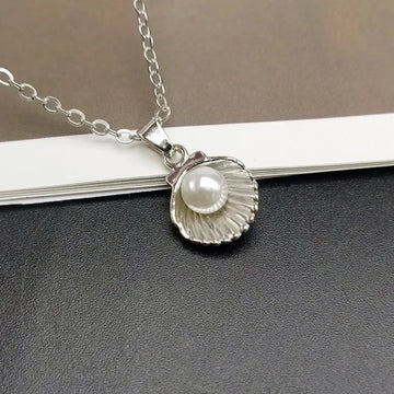 Pearl Shell Pendant Necklace - LaVie Jewelery