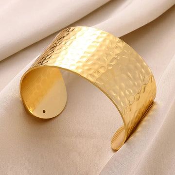 Exquisite Classic Gold Color Stainless Steel Bangles Cuff Bracelet - LaVie Jewelery