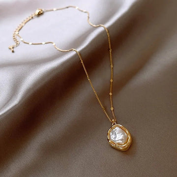 Irregular Baroque Pearl Pendant Necklace - LaVie Jewelery