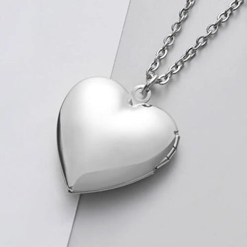 "The Timeless Keepsake" Heart Locket Necklace - LaVie Jewelery
