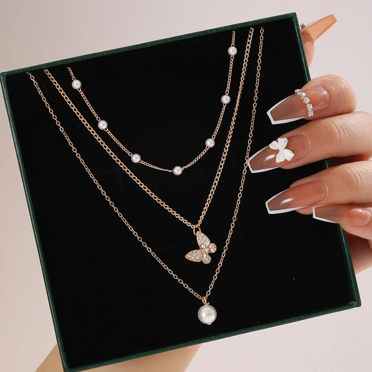 Retro Multilayer Butterfly Pendant Artificial Pearl Clavicle Chain Necklace - LaVie Jewelery