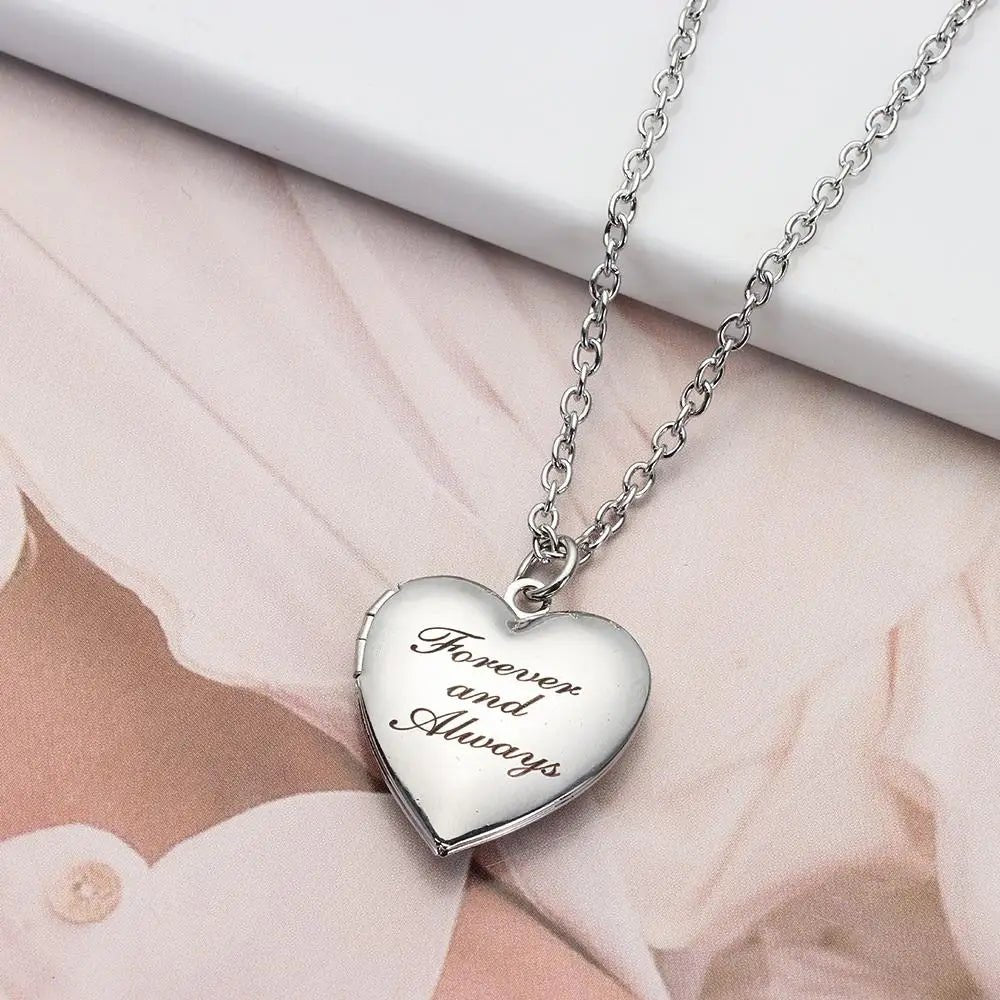 "The Timeless Keepsake" Heart Locket Necklace - LaVie Jewelery